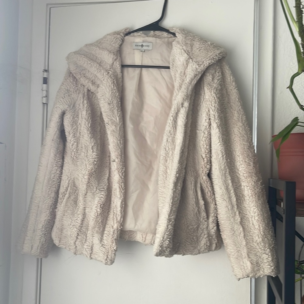 Cute white jacket